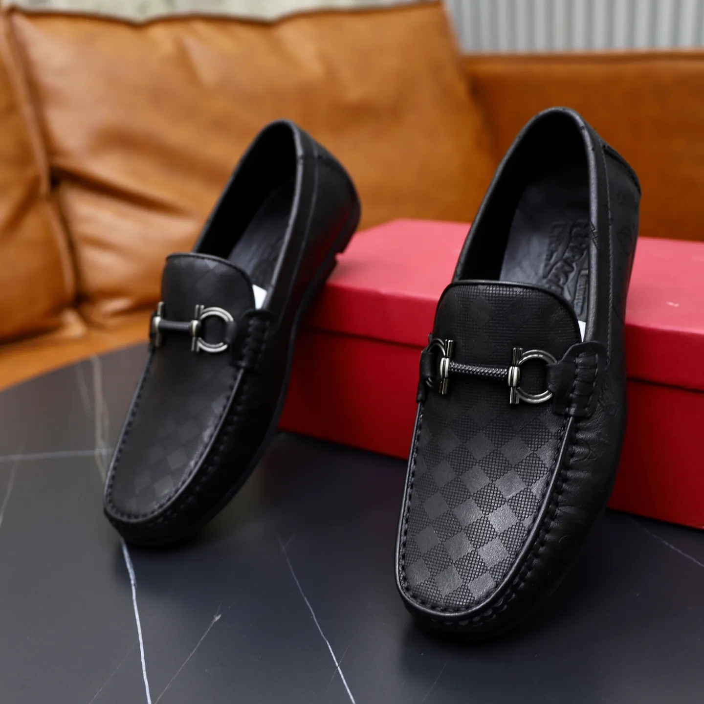 Men's men's shoes 💰462💰🙅‍♂️🙅‍♂️🙅‍♂️Niuli Brand: Ferragamo Standard code: Men's code 38/44 (45 customized) Grade: Same style as the official website Material: Original imported cowhide leather lining Original wear-resistant lightweight outsole Style category: Men's casual slip-on shoes Doudou shoes Noble luxury brand elements, top luxury color: actual picture color